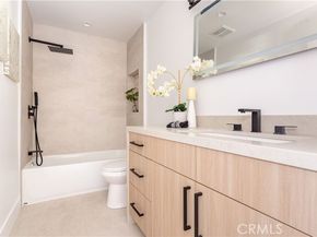 16235 Plummer, North Hills (los Angeles) CA 91343