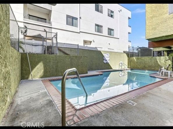 6155 Reseda Blvd 4, Tarzana (los Angeles) CA 91335