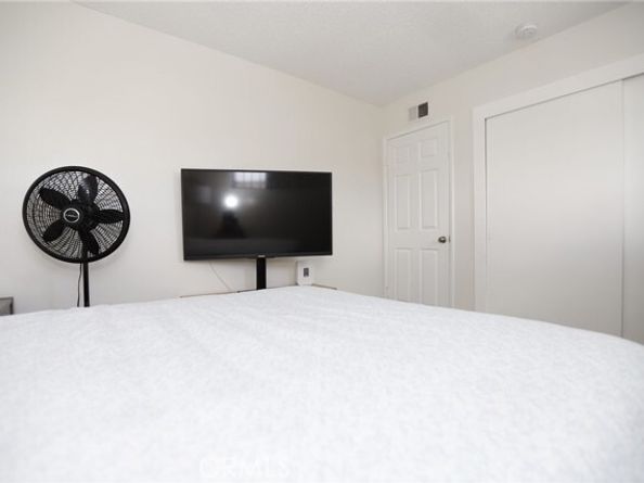 50 Paradise, Carson CA 90745