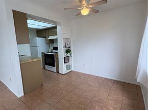 9047 Langdon Avenue 38, North Hills (los Angeles) CA 91343