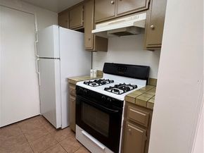 9047 Langdon Avenue 38, North Hills (los Angeles) CA 91343