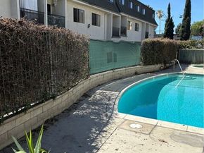 9047 Langdon Avenue 38, North Hills (los Angeles) CA 91343