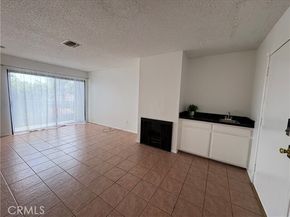 9047 Langdon Avenue 38, North Hills (los Angeles) CA 91343