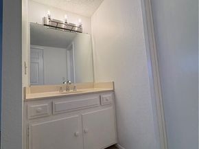 9047 Langdon Avenue 38, North Hills (los Angeles) CA 91343