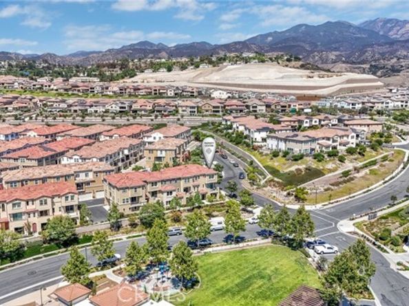 101 Alder Ridge, Lake Forest (el Toro) CA 92610