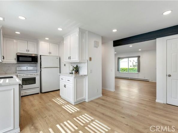210 Carriage B, Santa Ana CA 92707