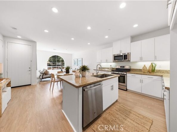 81 Savannah, Lake Forest (el Toro) CA 92630