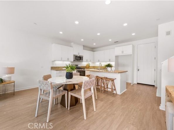 81 Savannah, Lake Forest (el Toro) CA 92630
