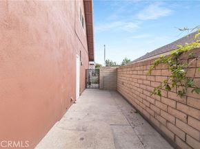 22911 Plainview, Lake Forest (el Toro) CA 92630