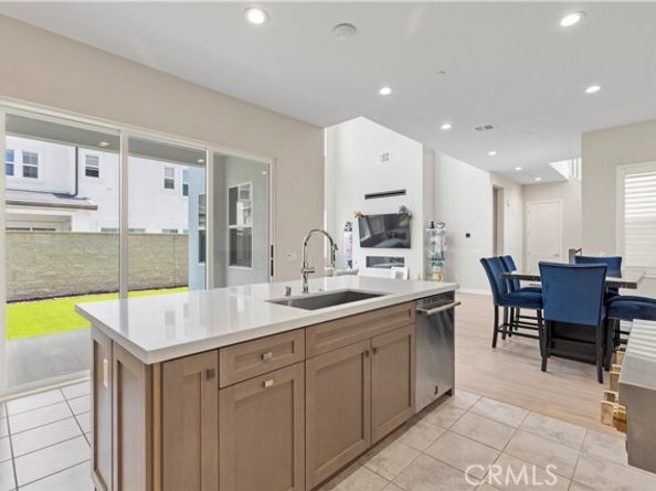 120 Holliston, Lake Forest (el Toro) CA 92630