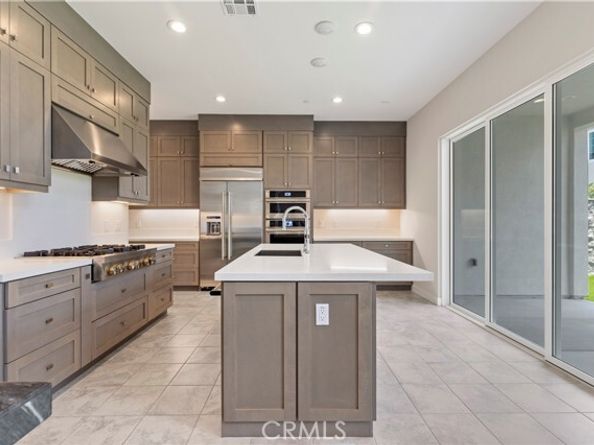 120 Holliston, Lake Forest (el Toro) CA 92630