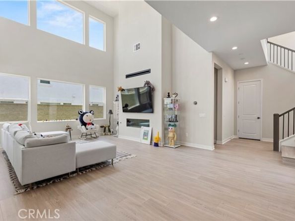 120 Holliston, Lake Forest (el Toro) CA 92630