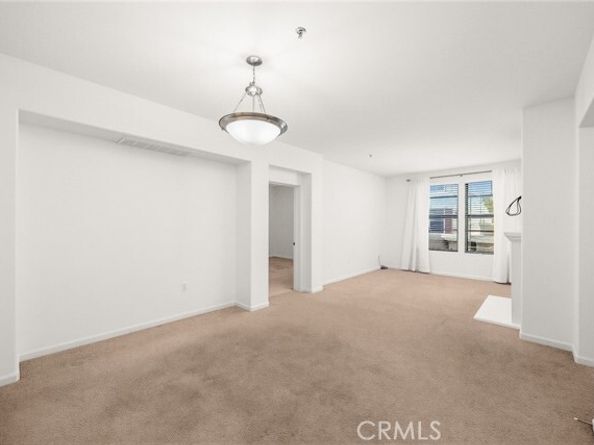 128 N Oak Knoll 206, Pasadena CA 91101