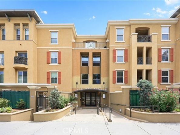 128 N Oak Knoll 206, Pasadena CA 91101