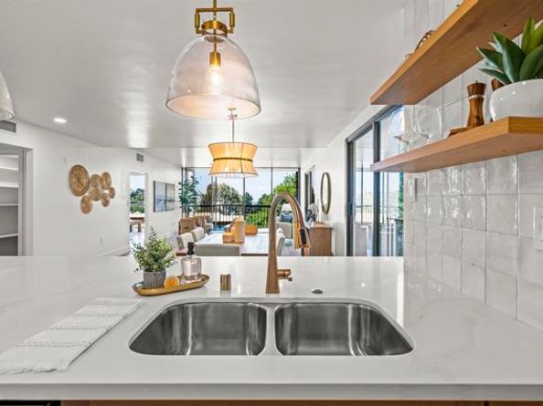 2500 Torrey Pines Rd 305, La Jolla (san Diego) CA 92037