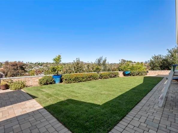 3885 Demus St, San Diego CA 92115