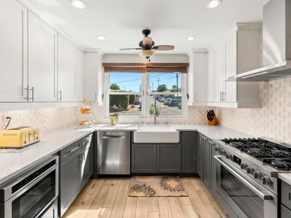 3885 Demus St, San Diego CA 92115