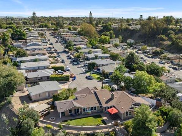 3885 Demus St, San Diego CA 92115