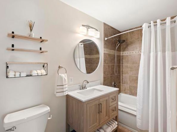 3885 Demus St, San Diego CA 92115