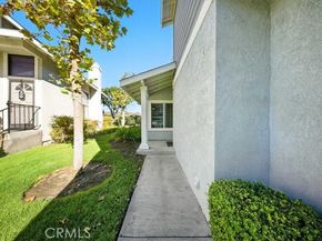 22212 Summit Hill Drive 18, Lake Forest (el Toro) CA 92630