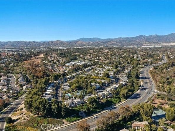 22212 Summit Hill Drive 18, Lake Forest (el Toro) CA 92630
