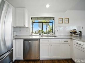 22212 Summit Hill Drive 18, Lake Forest (el Toro) CA 92630