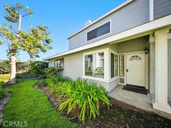22212 Summit Hill Drive 18, Lake Forest (el Toro) CA 92630