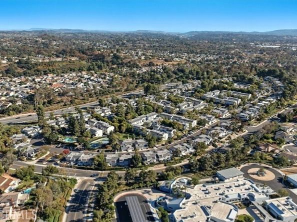 22212 Summit Hill Drive 18, Lake Forest (el Toro) CA 92630