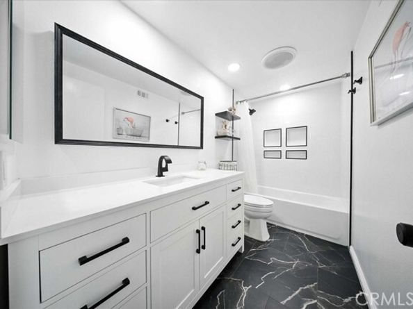 22212 Summit Hill Drive 18, Lake Forest (el Toro) CA 92630