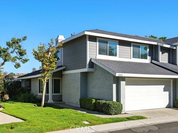22212 Summit Hill Drive 18, Lake Forest (el Toro) CA 92630