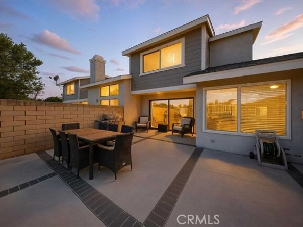 22212 Summit Hill Drive 18, Lake Forest (el Toro) CA 92630