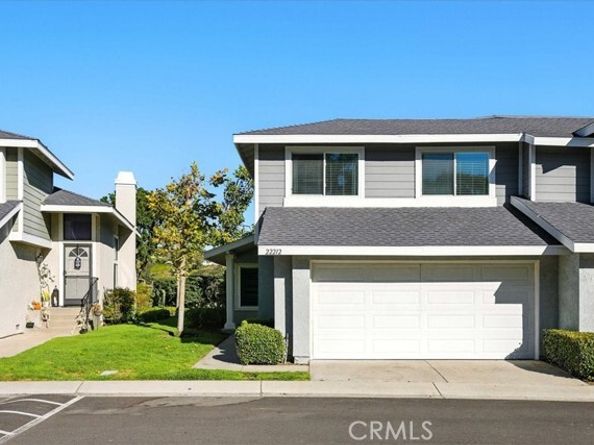 22212 Summit Hill Drive 18, Lake Forest (el Toro) CA 92630