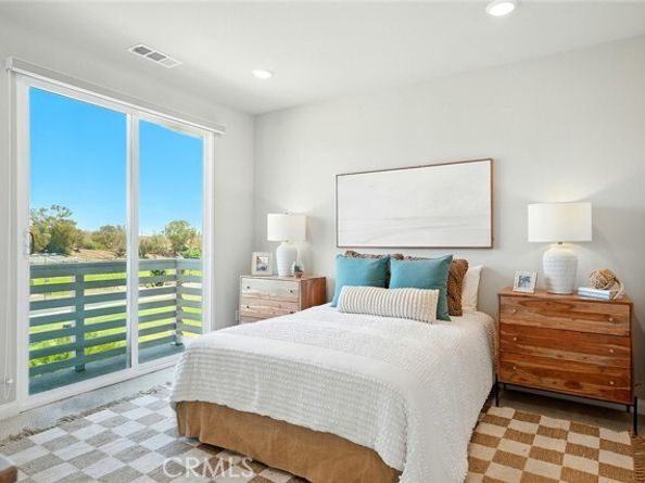 1425 W Sunrise Lane, San Pedro (los Angeles) CA 90732