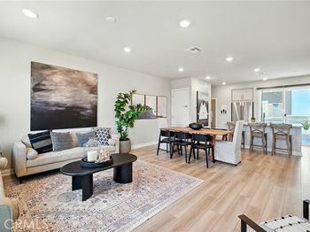 1425 W Sunrise Lane