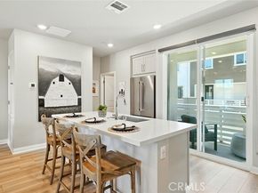 1425 W Sunrise Lane, San Pedro (los Angeles) CA 90732