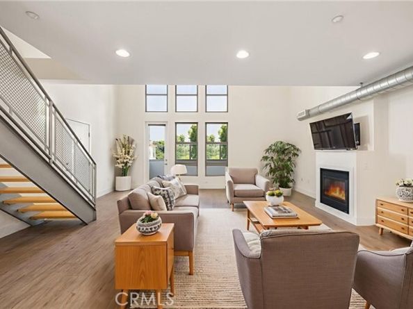 576 S Brea Boulevard, Brea CA 92821