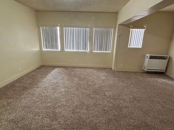811 W 40th, Los Angeles CA 90037