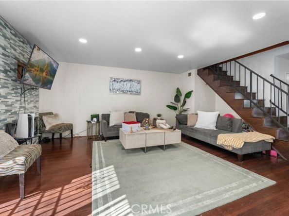 2526 E Van Buren, Carson CA 90810