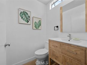 11119 Camarillo St 104, North Hollywood (los Angeles) CA 91602