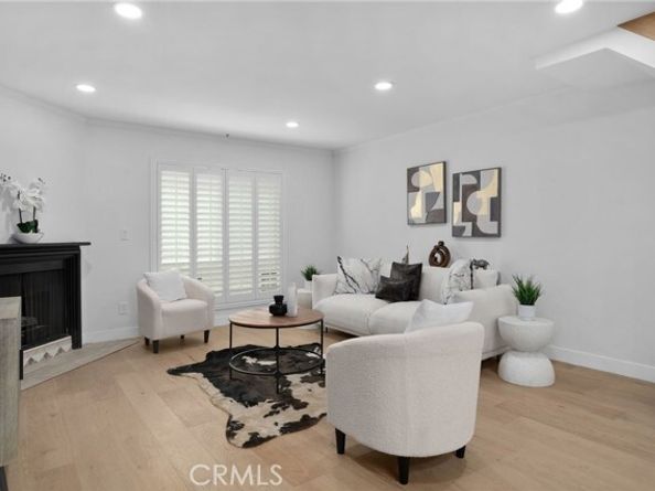 11119 Camarillo St 104, North Hollywood (los Angeles) CA 91602