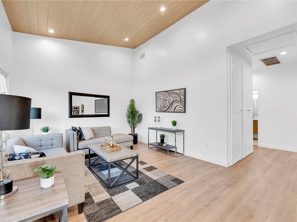 5160 Oakland, Los Angeles CA 90032