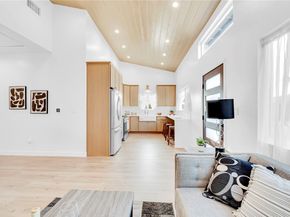 5160 Oakland, Los Angeles CA 90032