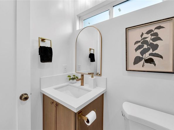 5160 Oakland, Los Angeles CA 90032