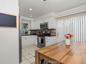 10341 Canoga Avenue 3, Chatsworth (los Angeles) CA 91311