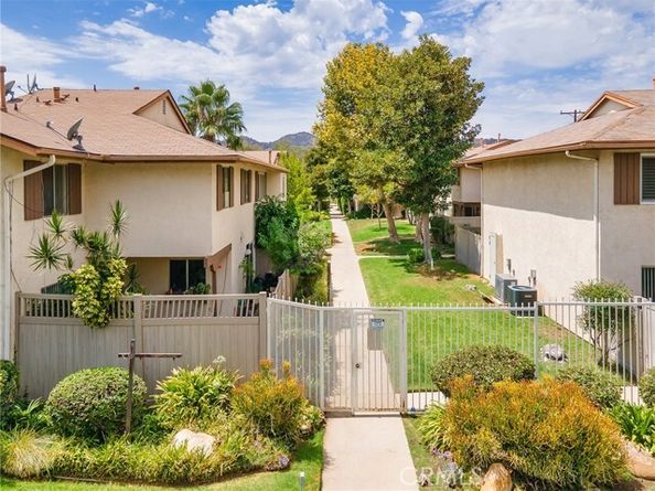 10341 Canoga Avenue 3, Chatsworth (los Angeles) CA 91311