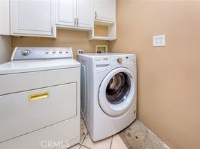 8755 Rincon Avenue, Sun Valley (los Angeles) CA 91352