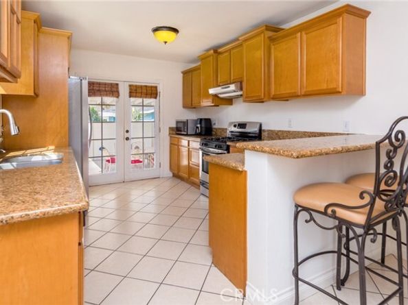 8755 Rincon Avenue, Sun Valley (los Angeles) CA 91352