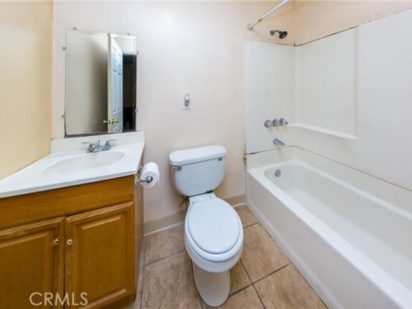 8755 Rincon Avenue, Sun Valley (los Angeles) CA 91352