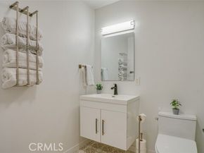 23853 Hatteras Street, Woodland Hills (los Angeles) CA 91367