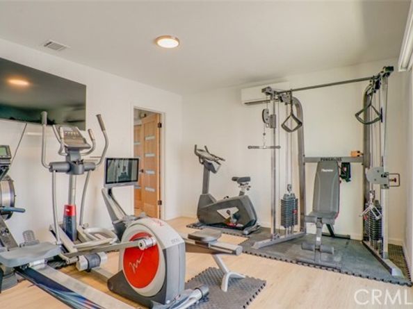 23853 Hatteras Street, Woodland Hills (los Angeles) CA 91367